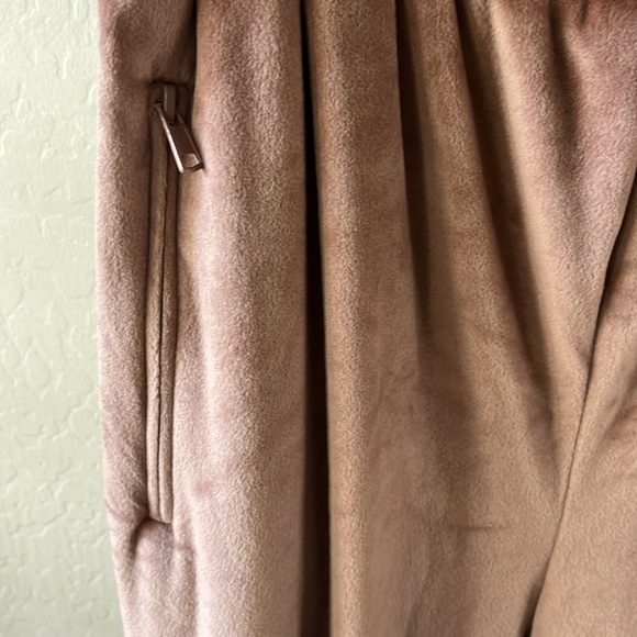 NWT SKIMS Velcour Track Pants! - Picture 6 of 7